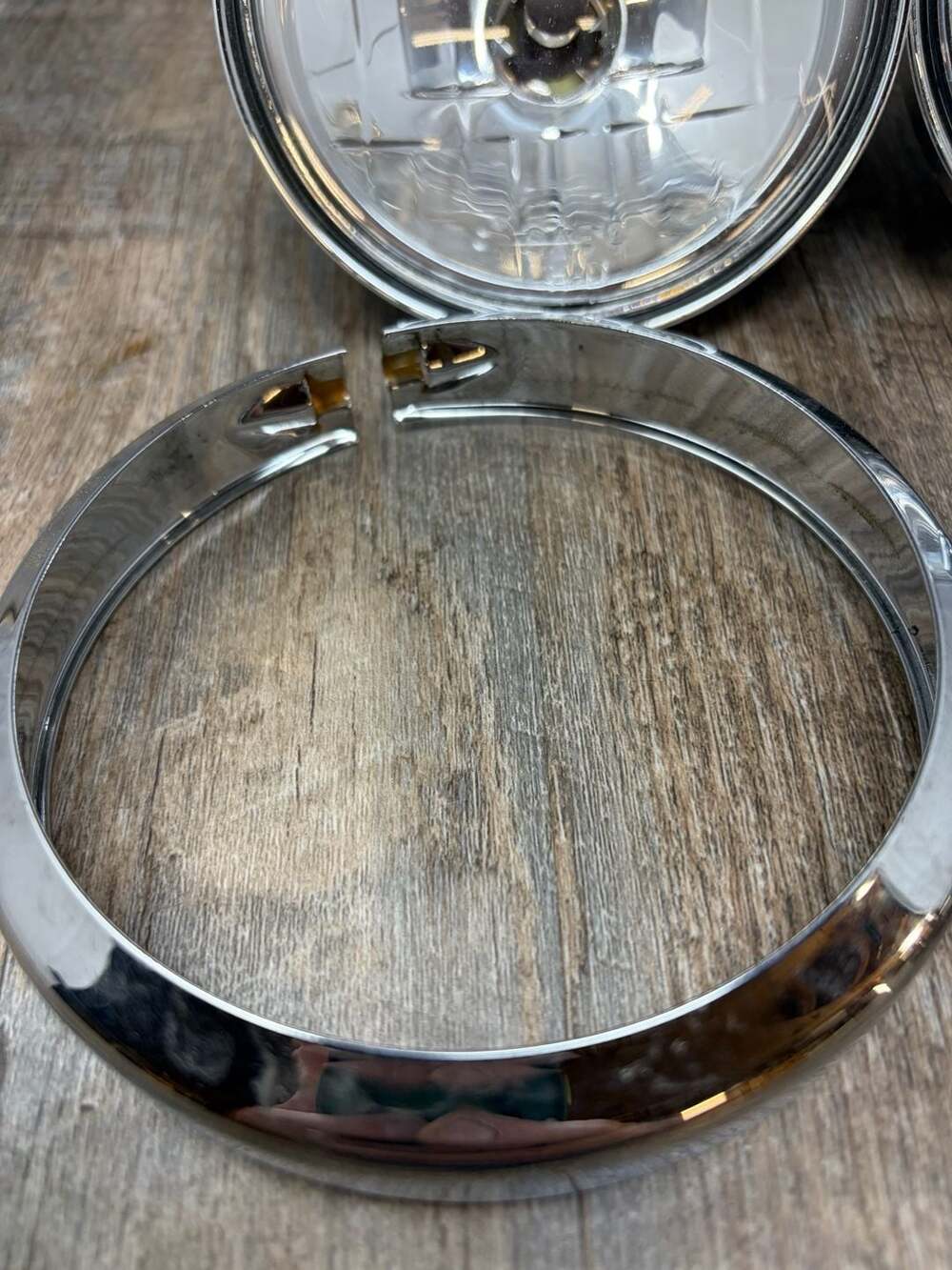 Harley Davidson Auxiliary Passing Light Assemblies and Trim Rings H-D 68414-05A